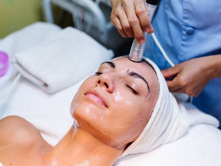 Hydra facial treatment, HydraFacial skin treatment, Hydra facial for glowing skin, HydraFacial therapy, Deep cleansing Hydra facial, Hydra facial clinic